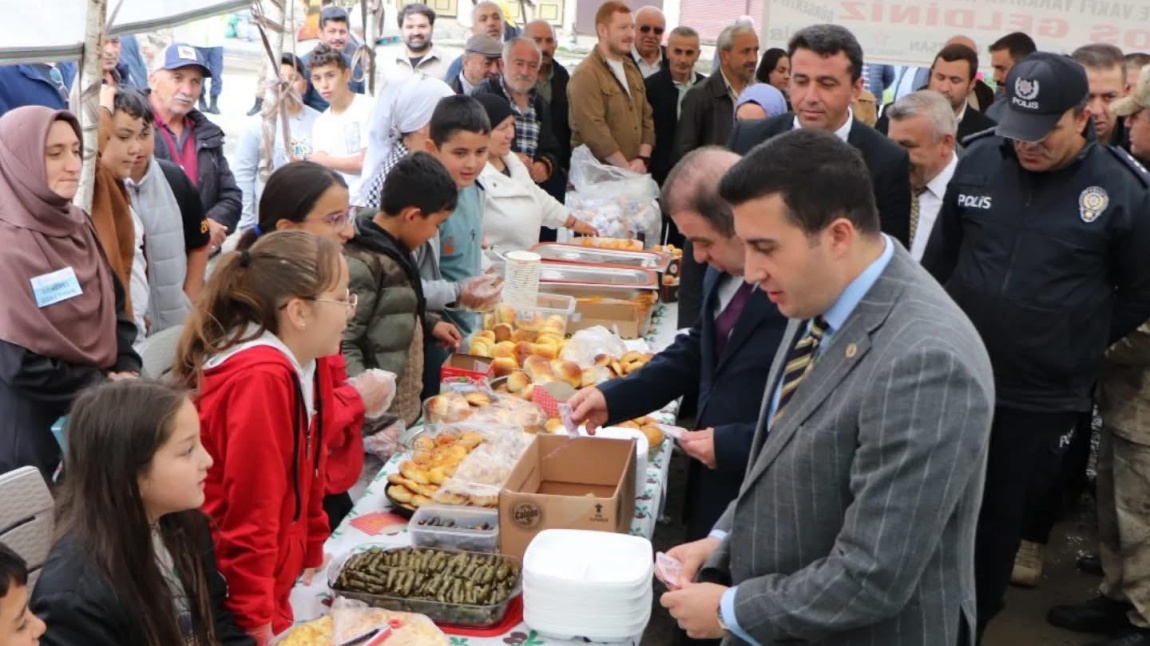 TÜRK SİLAHLI KUVVETLERİNİ GÜÇLENDİRME VAKFI YARARINA DÜZENLENEN KERMES